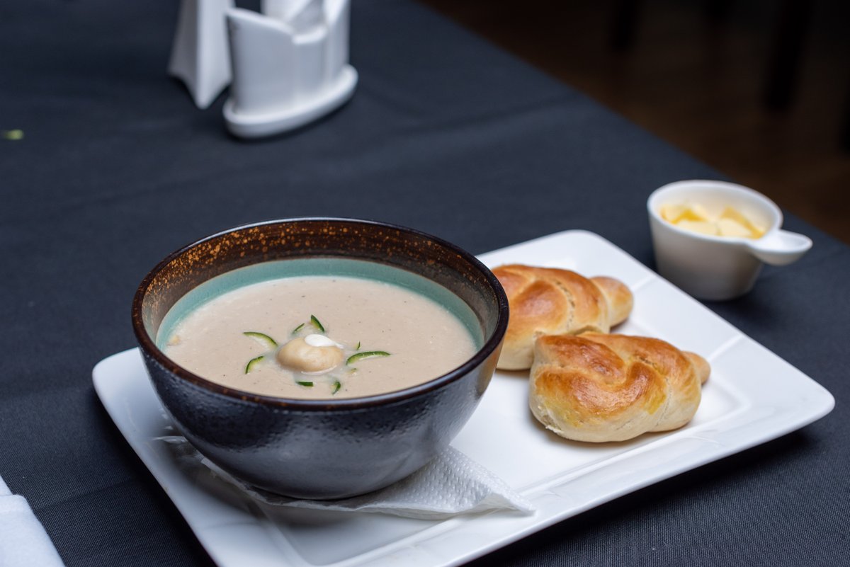 It's cold outside, nothing a soup can't fix! Pass by Sundowner Hotel and get something hot to chase away the cold weather blues.

Get in touch with us via 0712 401 402 or email marketing@greenparksundowner.co.ke

#SundownerHotel #Soup #Coldweatherfood
