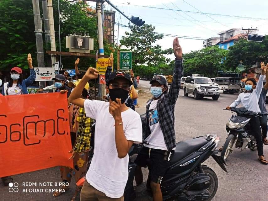 LeeDam_3's tweet photo. Famous Mya Taung Strike of #Mandalay march in protest against the dictator. 
#July6Coup
#DreadfulCovidAmidMilitaryCoup
#WhatsHappeningInMyanmar https://t.co/ibnAqn7GQj