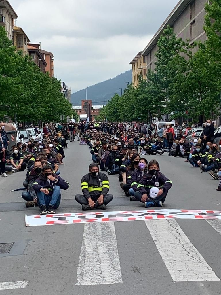 LAB_INDUSTRIA's tweet image. 🚨🚨🚨
Azken ordukoa!
Tubacexeko kaleratzeak nuloak direla ebatzi du epaitegiak.
Enpresak kaleratuak berhartu beharko ditu!
Zorionak langile guztiei.
Borrokak merezi du!