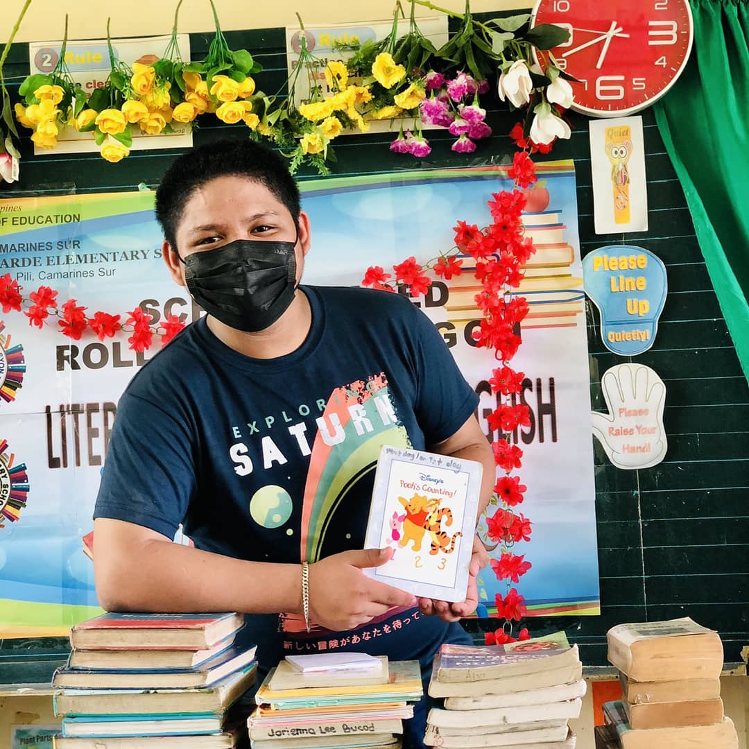 PICEBUSC's tweet photo. LOOK: Today, July 6, 2021, the Philippine Institute of Civil Engineers-Bicol University Student Chapter, in coordination with Project ULAP, successfully conducted a book drive and distributed the materials in Jose B. Velarde Elementary School in Sitio Bongcao, Pili,Camarines Sur. https://t.co/tuXr0q8C6d