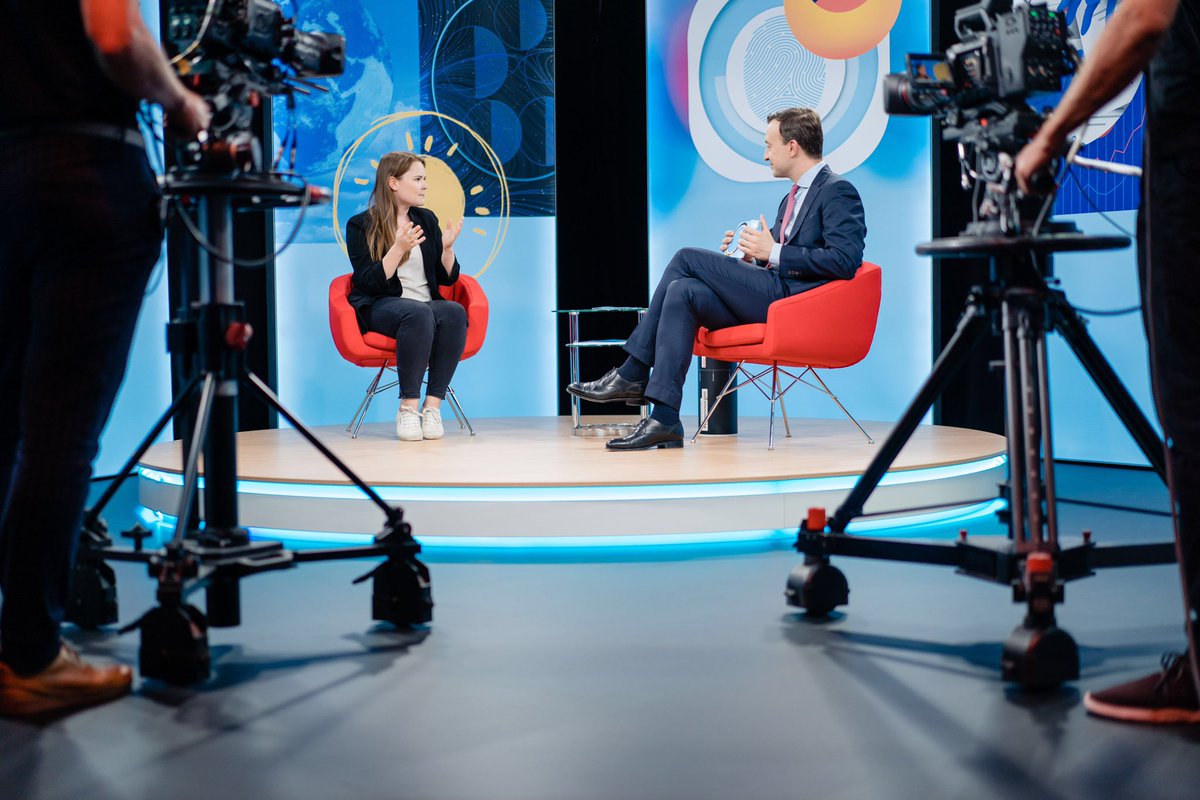 StefanHennewig's tweet photo. 🗳️ Noch 82 Tage bis zur #btw21
🗂️ Nach unserer #guterPlan-Vorstellung, haben wir gestern unseren BundestagskandidatInnen die Kampagne vorgestellt
🎥 Heute um 11 Uhr für die Öffentlichkeit auf https://t.co/mVzyaFocli
🚀 Für uns ist klar: Wir arbeiten gemeinsam für ein modernes 🇩🇪 https://t.co/e7ElZHR0se