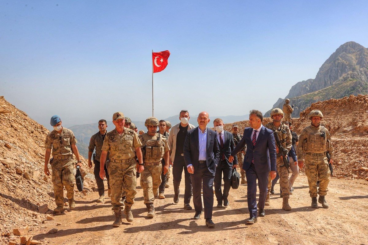 _Manidar_Hayat_'s tweet photo. İçişleri Bakanı Süleyman Soylu,  Cumhuriyet gazetesine 1 milyon liralık manevi tazminat davası açtı.

Cumhuriyet gazetesi, 52 gündür 254'ü doğrudan Süleyman Soylu’ya yönelik olmak üzere toplam 313 haber ve köşe yazısı yayımlayarak yalan ve iftira rekoru kırdı. https://t.co/ns9r9Rynd7