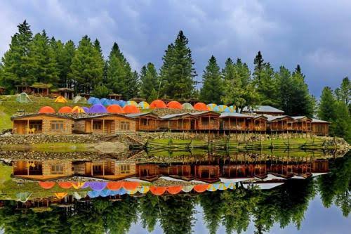 triploggers's tweet photo. A colourful view of cottages in Fairly meadows located in Diamer District, Gilgit-Baltistan, Pakistan.
#triploggers #tourguide #tourism #Pakistan #tourismpakistan #MeraPakistan #nature_perfection #FairyMeadows #NangaParbat  #GilgitBaltistan  #DiamerDistrict  #keepupdated https://t.co/9oKYXMmY9H