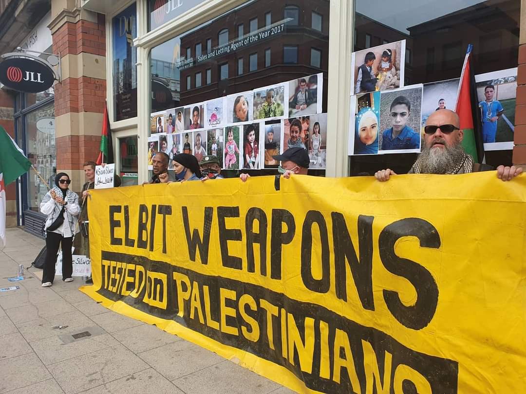Pro-Palestine protesters forced JLL UK in Manchester to close. They left the pictures of Palestinian children killed by the Israeli occupation.
#EvictElbit #SaveSilwan