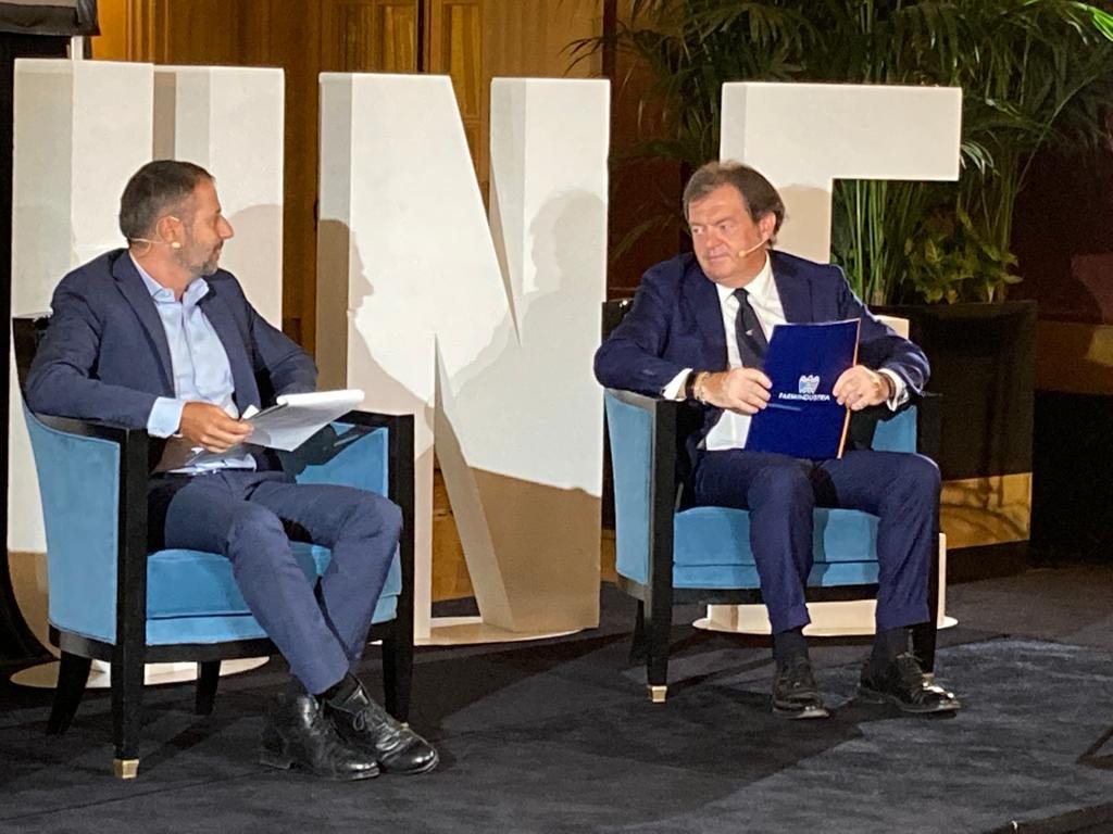 fortuneitalia's tweet photo. .@massimoscaccab1, Presidente @FarmindustriaTW 

"La prossima pandemia potrebbe essere proprio il cancro, visto i ritardi che ci sono stati nell'ultimo anno". Ma la ricerca, fortunatamente, "non si è fermata".

Segui 'Battere il cancro è possibile' qui:

https://t.co/JataV37tV0 https://t.co/l1nRklQXtD