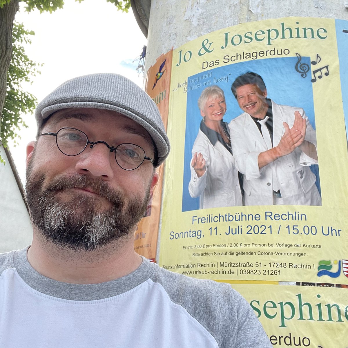deixes's tweet photo. Schade. Wenn die Topstars Jo & Josephine, das Schlagerduo, da sind, sind wir leider schon weg.
#Rechlin #Müritz #Bettenwechsel #Urlaub https://t.co/Vm80CBYnRV
