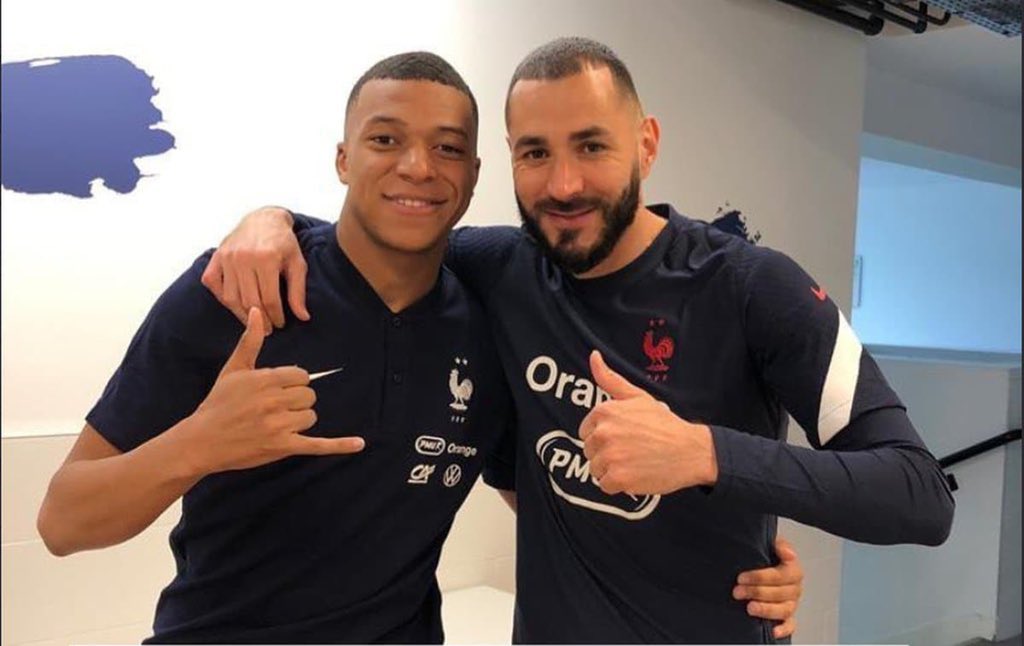 🚨Selon <a href="/diarioas/">Diario AS</a>, Mbappé est convaincu que le PSG le vendra cet été plutôt que de le laisser libre l'été prochain.