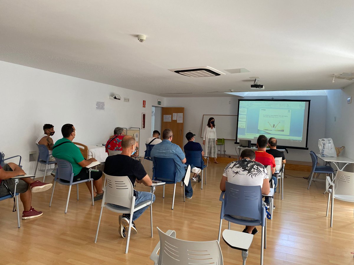 AljaraqueF's tweet photo. Programa #Incorpora: impulsamos la #integraciónsociolaboral de personas en riesgo de exclusión gracias al #compromiso de los técnicos Incorpora y de las empresas colaboradoras👏🏽 https://t.co/32yTuLncYd