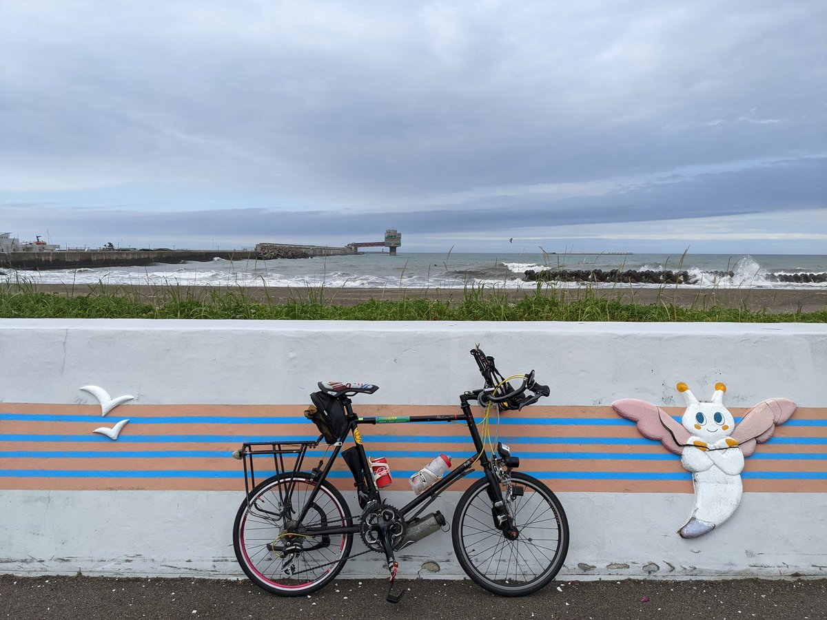 muramuratec's tweet photo. 今日は!
#CYCLETECHIKD
さんに新品リムとスポークで組み換えて貰ったホイール受け取りに行きました
近場のヤマトが7キロ先でしたのでてくてく往復
ダンボールは紋別オートサイトの環境維持協力ガチャで捨てさせて貰えました✨至れり尽くせり
金曜日にホイール送って火曜には復活なんて早すぎます😆感謝 https://t.co/FqoQ0yzeIO