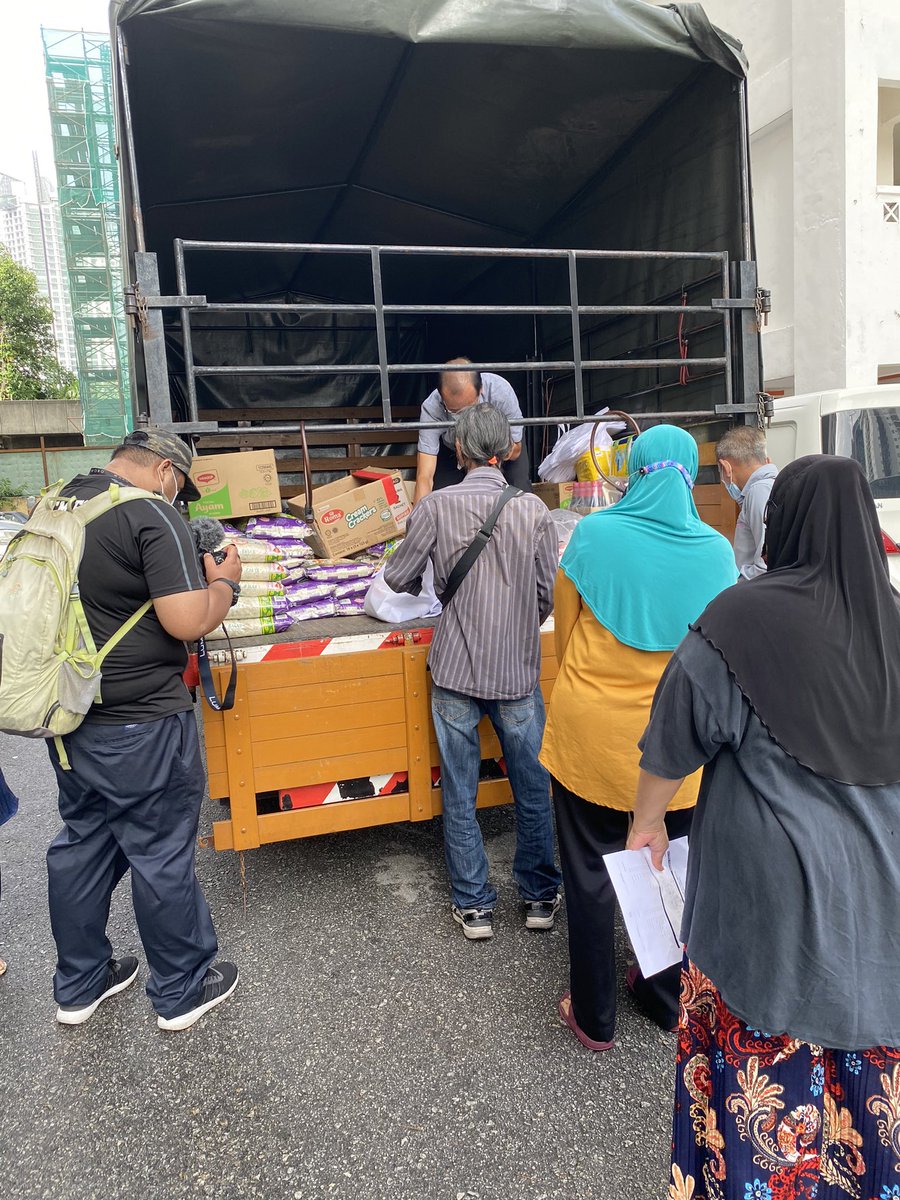 Alhamdulillah. Ada bantuan. Terima kasih Akak Rina Harun. 😘