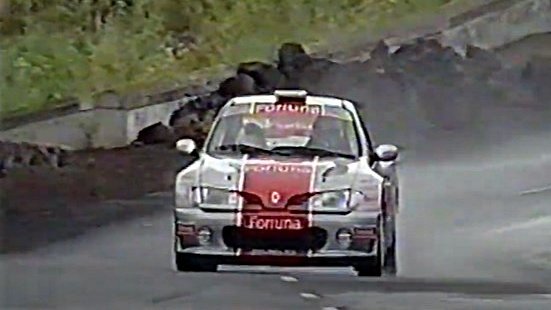 WillyRodriguezC's tweet photo. #MiradaalPasado en la semana del #RallySenderosdelaPalma. En 1998; el XV #RallySanMigueldeLaPalma (4º del #Regional) lo ganó @LuisMonzonArt con el #MaxiMegane por delante del #EscortWRC de #GoyoPicar. 3º fue #ToñiPonce con el ZX @Auto_Laca y 4º #JoseMariPonce con el #CorollaWRC https://t.co/2Gh5PyK1pc