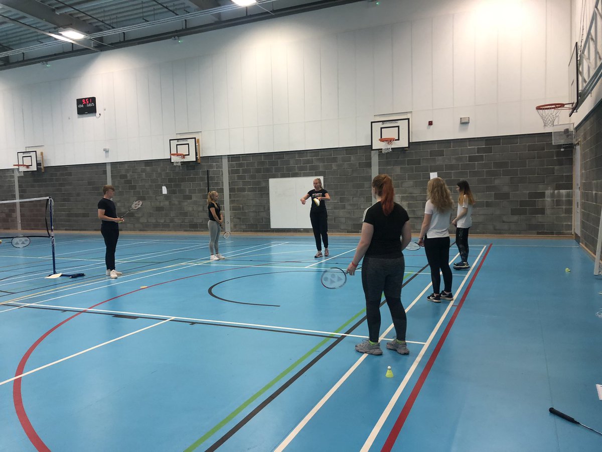 BADMINTON BASICS | Well done to all the pupils from North Ayrshire Sports Academy (NASA) on completing the Badminton Basics Coaching Award. Thanks to @NAActiveSchools for organising and to Caitlin Pringle for delivering the course.
#NASportsAcademy #badmintonbasics #coaching