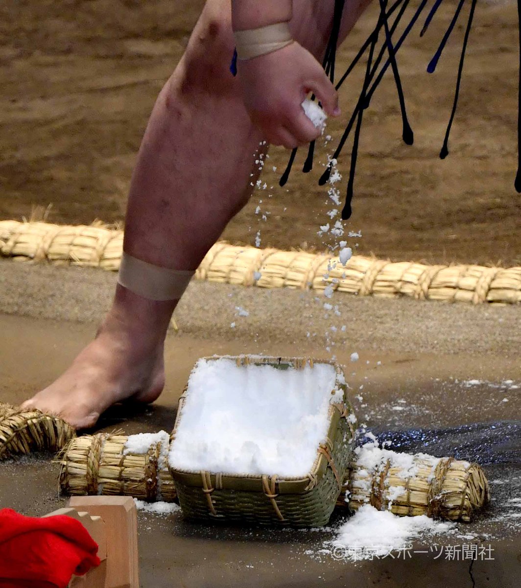 tospophoto's tweet photo. 【相撲】2021年7月6日
#大相撲名古屋場所
This is Japanese national sport sumo
#sumo #Gyoji #Dohyo #相撲 https://t.co/evEN8jXjDj