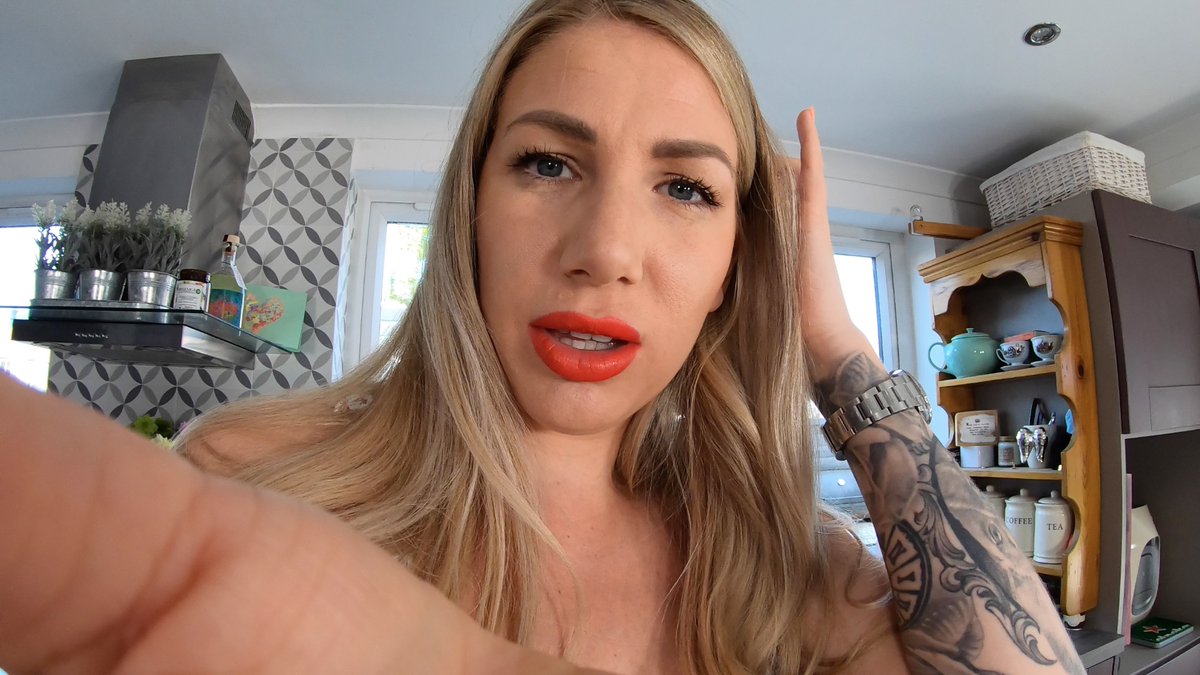 GiantessProd's tweet photo. 1)
Teaser, your mom is baking and accidentally eats one of your friends, before things turn into a swallowing and masturbation rampage!
I can already tell I made this video too long 😆 BUT it looks to be a real epic

#DaniMaye #Giantess #GiantessFetish #Sizefetish  #sizetwitter https://t.co/OC7rheLnIx