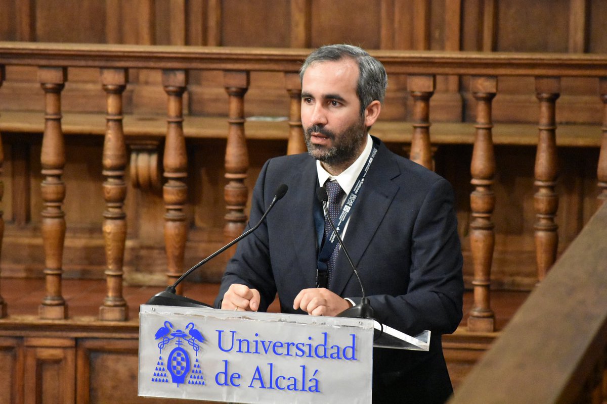 🔹 Conferencia de D. Javier Rubio: ‘Búsqueda de la verdad’

“Para poder descubrir la verdad es fundamental tener una mente abierta, crítica y creativa, y la Universidad es uno de los mejores sitios para profundizar en esta búsqueda”.

#BecasEuropaXVI
