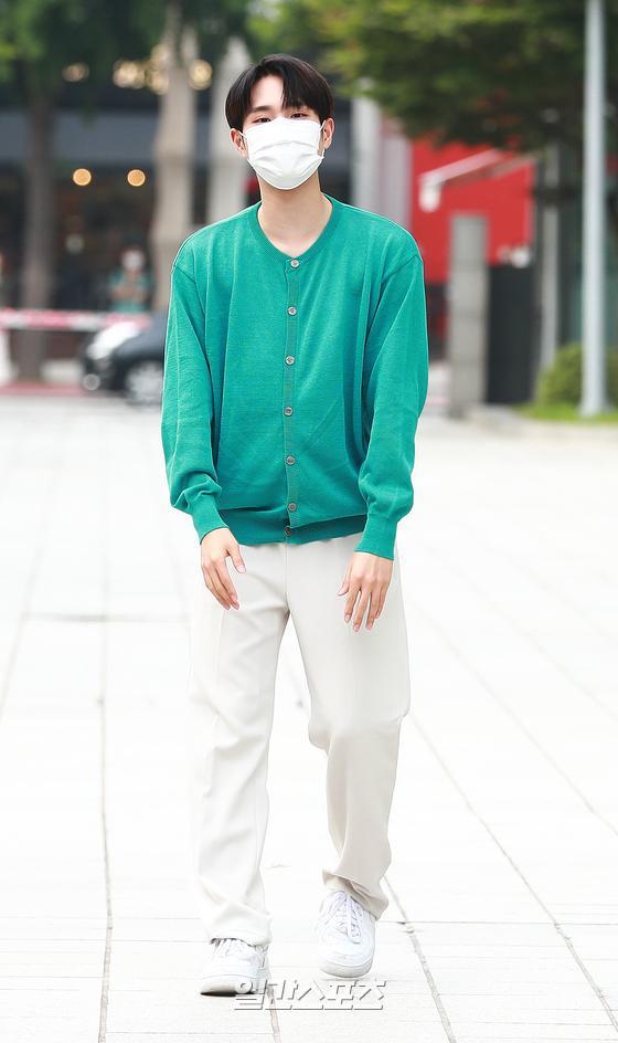 workfordaehwi's tweet photo. [📰] 210706 휘디 for Youngstreet #DAEHWIARTICLES (4)

🔗 https://t.co/dG5D0NRMdm
🔗 https://t.co/sm0X3uWqYe
🔗 https://t.co/xCoVrQN2x4
🔗 https://t.co/feLQZ3T5D0

Please give the articles clicks. https://t.co/v34EYb49Is