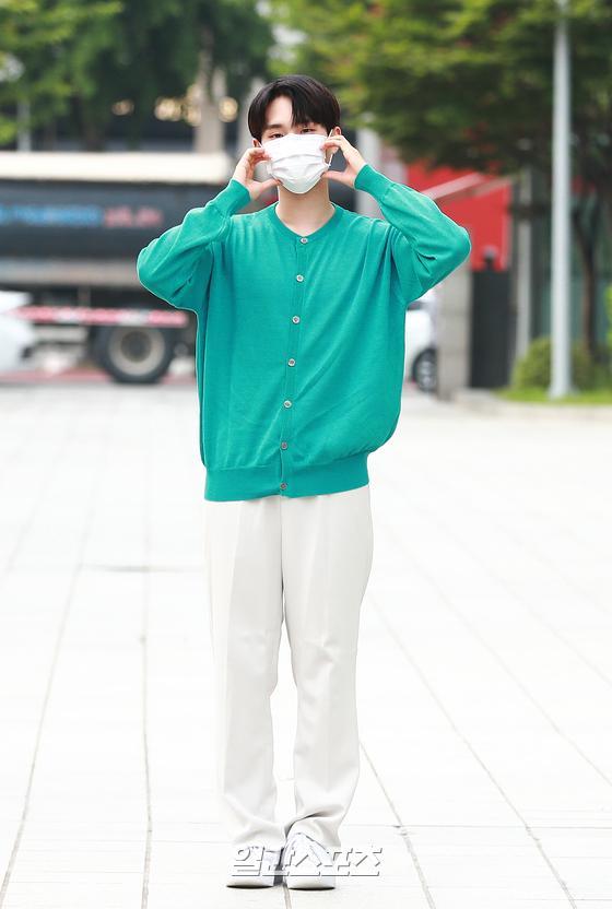 workfordaehwi's tweet photo. [📰] 210706 휘디 for Youngstreet #DAEHWIARTICLES (4)

🔗 https://t.co/dG5D0NRMdm
🔗 https://t.co/sm0X3uWqYe
🔗 https://t.co/xCoVrQN2x4
🔗 https://t.co/feLQZ3T5D0

Please give the articles clicks. https://t.co/v34EYb49Is