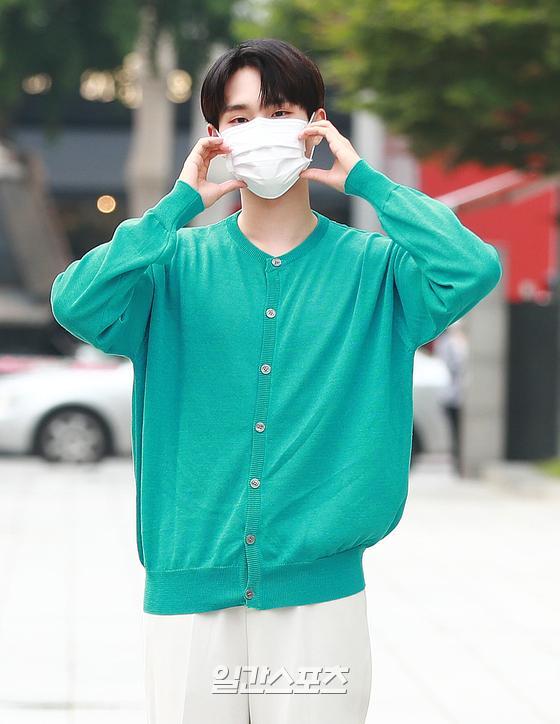 workfordaehwi's tweet photo. [📰] 210706 휘디 for Youngstreet #DAEHWIARTICLES (4)

🔗 https://t.co/dG5D0NRMdm
🔗 https://t.co/sm0X3uWqYe
🔗 https://t.co/xCoVrQN2x4
🔗 https://t.co/feLQZ3T5D0

Please give the articles clicks. https://t.co/v34EYb49Is