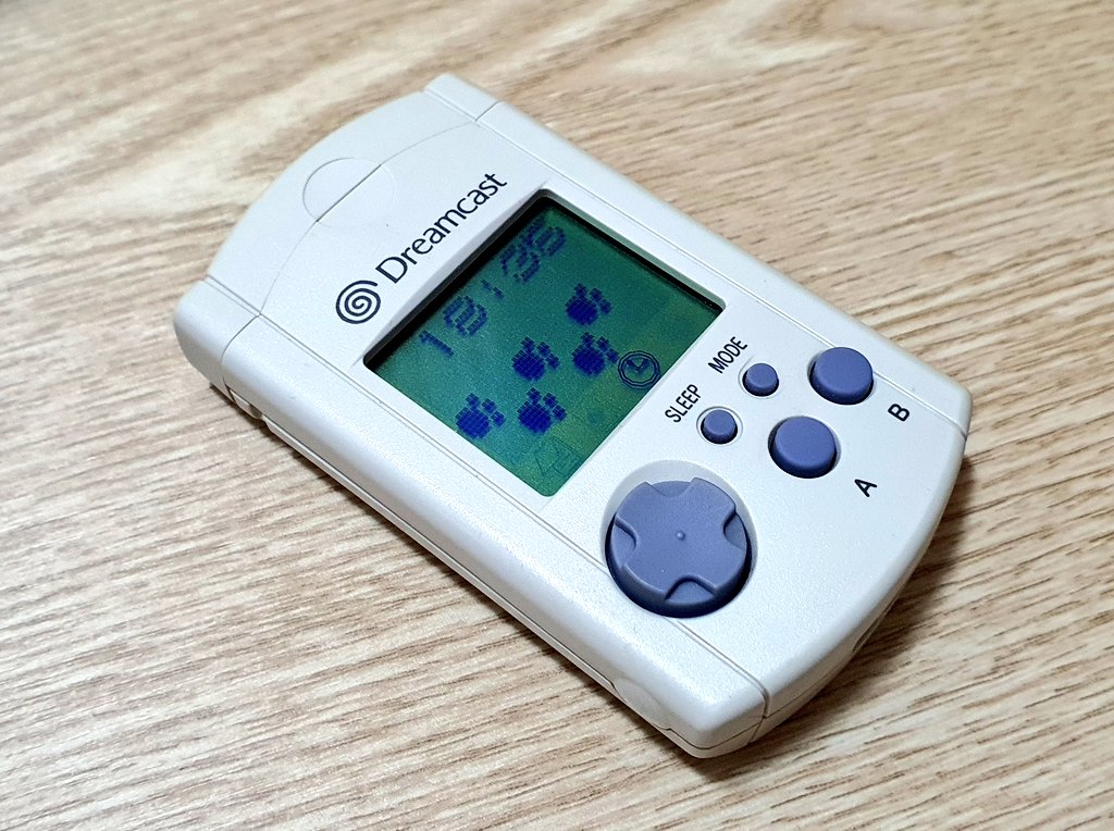 Darbyeot's tweet image. #Dreamcast
#VisualMemory 
드림캐스트는 아직도 출발을 안했는데
비주얼메모리만 도착했네요.