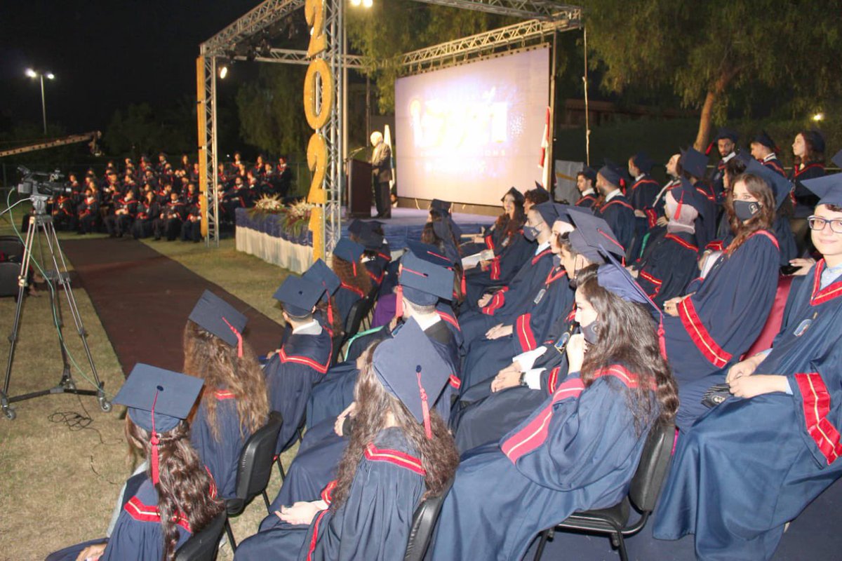 monamajzoub's tweet photo. Congratulations to our seniors #classof2021. Our alumni family is getting bigger. Proud of you always ❤️👏#seniors #graduation2021 @Hhhsinfo https://t.co/2C0xHv8Fes