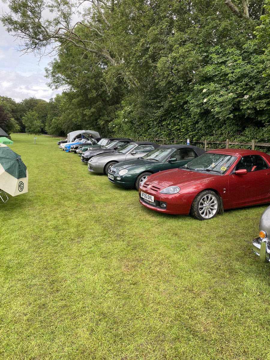 mg_mid's tweet photo. Sunday saw us travel to Kent @BredgarRailway great little show with 11 cars on display, even the passing showers failed to put us off. https://t.co/4cdNwzwYe9
