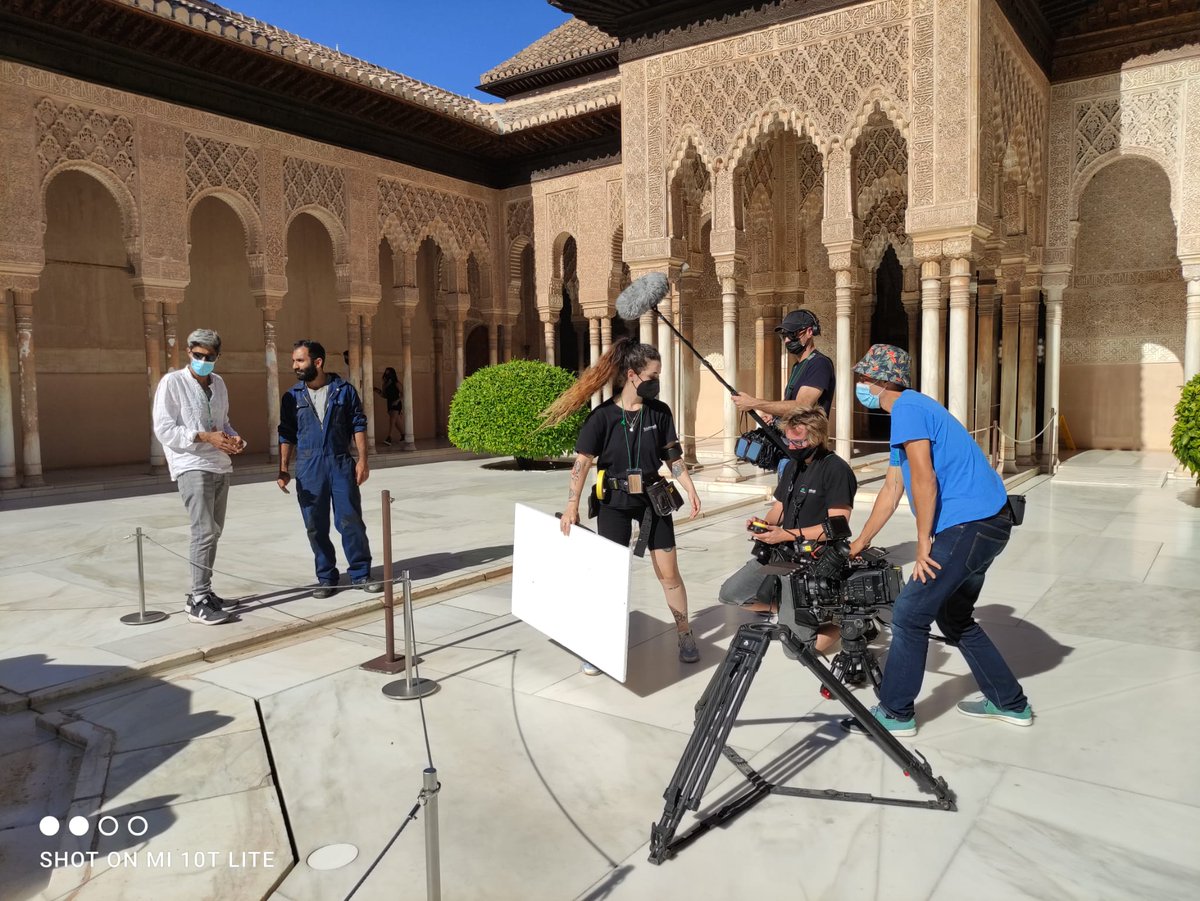 RODAJE! Nuestros amigos de <a href="/WeAreFourMinds/">Fourminds Films</a> acaban de terminar un Service para el cortometraje "Alhambra" del director Hussain Currimbhoy, <a href="/hcurrimbhoy/">Hussain Currimbhoy 🔻</a>, protagonizado por Arvin Kananian y Silvia Rey. Una coproducción sueca rodada en #Granada. 🎬 👏 👏