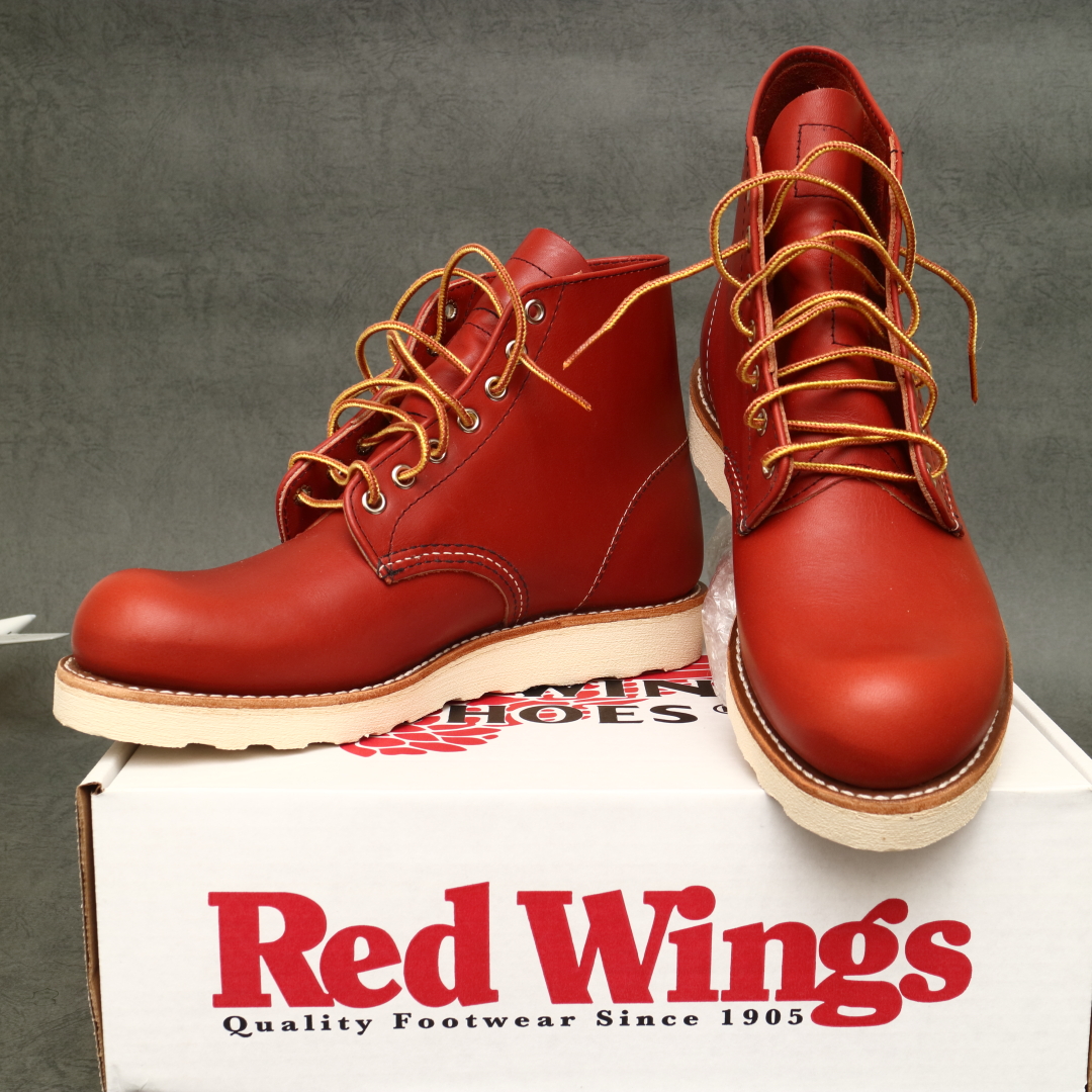 8aka's tweet photo. かっちった😳
#REDWING #8166 #CLASSICROUND
やっぱラウンドが好き、ラストはベックマンと同じ8番!現行品はクラシックにもアイリッシュセッターのタグが付いて箱も白い……結構オイリーだからそのまま履きおろそうかな。クリームは手持ちのレッドブラウンで大丈夫そう。ドゥフ https://t.co/nV1KQ4QE0b