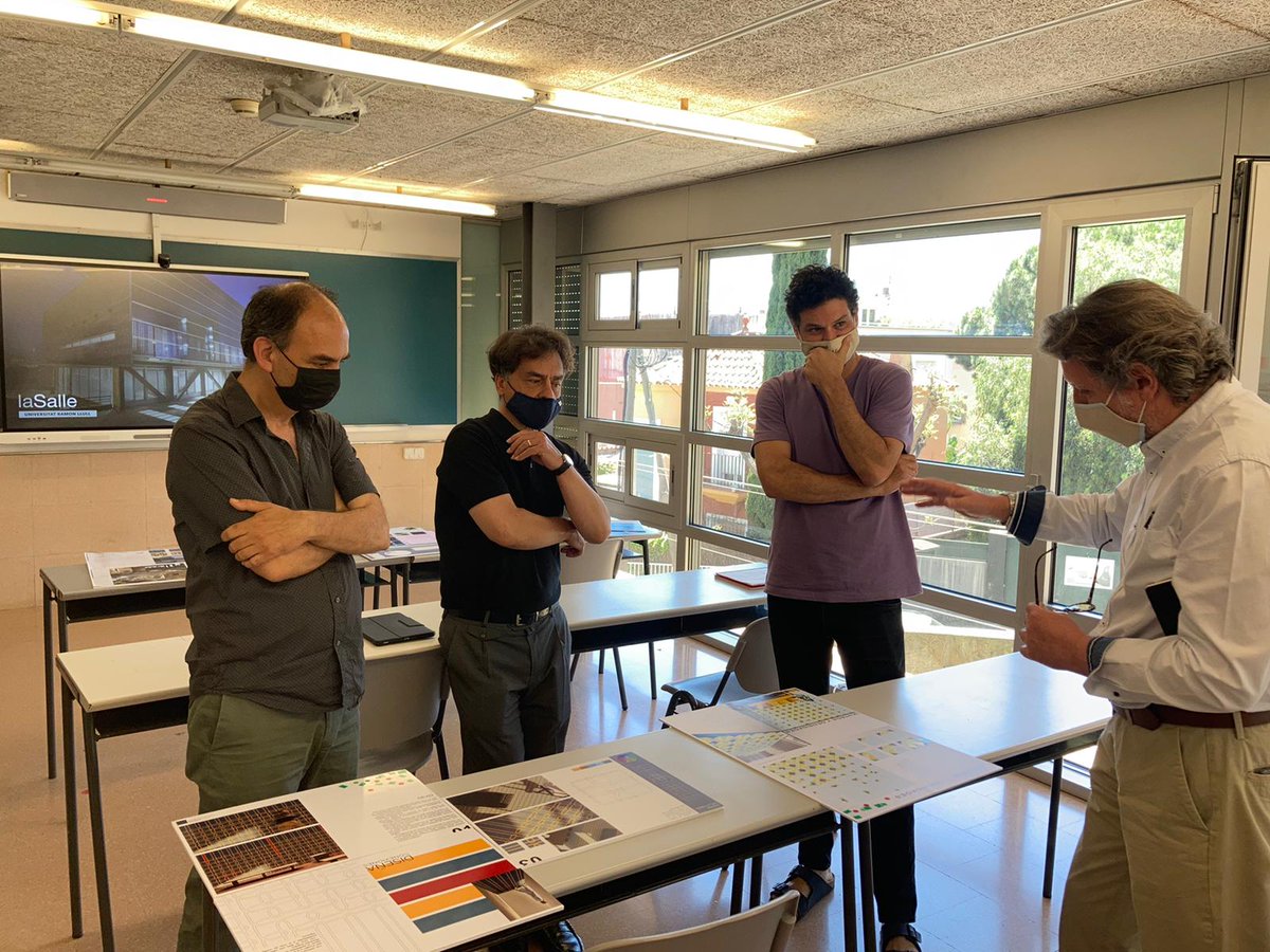 LaSalleBCN's tweet photo. Els nostres estudiants de segon d’Arquitectura van dissenyar de la mà de @MosaicsMarti una rajola única. Els professors de l’Escola d’Arquitectura han avaluat les propostes i han premiat les millors.
Enhorabona a tots per la feina! 👏
#WeLoveArchitecture #ETSALS #LaSalleARQ https://t.co/uVoYnrUeG5