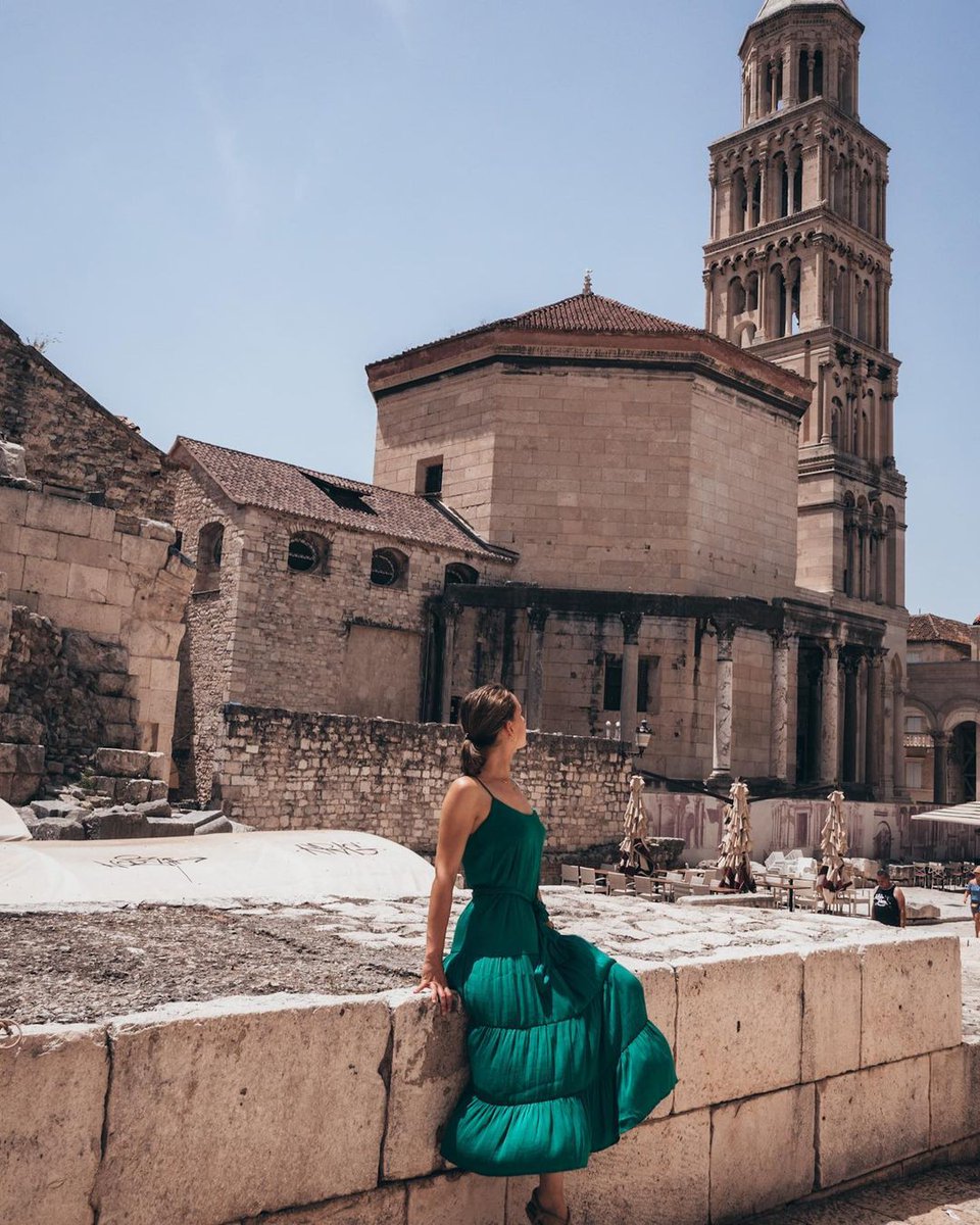 A beloved place of curious travelers. The legacy of past times and a reminder of the joy of exploring.
📍Diocletian's Palace.

Inspired to experience it in person? ➡ bit.ly/32d0nyb

Photo credit:@lasuertedeviajar

#splitcroatia #LeMeridienHotels #destinationunlocked