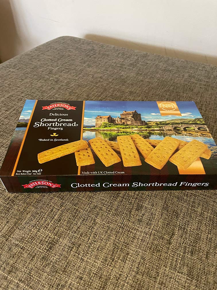 simon_d_h's tweet image. .@CadentGasLtd your representative has just been and delivered this box of shortbread by way of compensation and apology. As #johnmcenroe would say "You cannot be serious?!" #doublefault #insulttoinjury