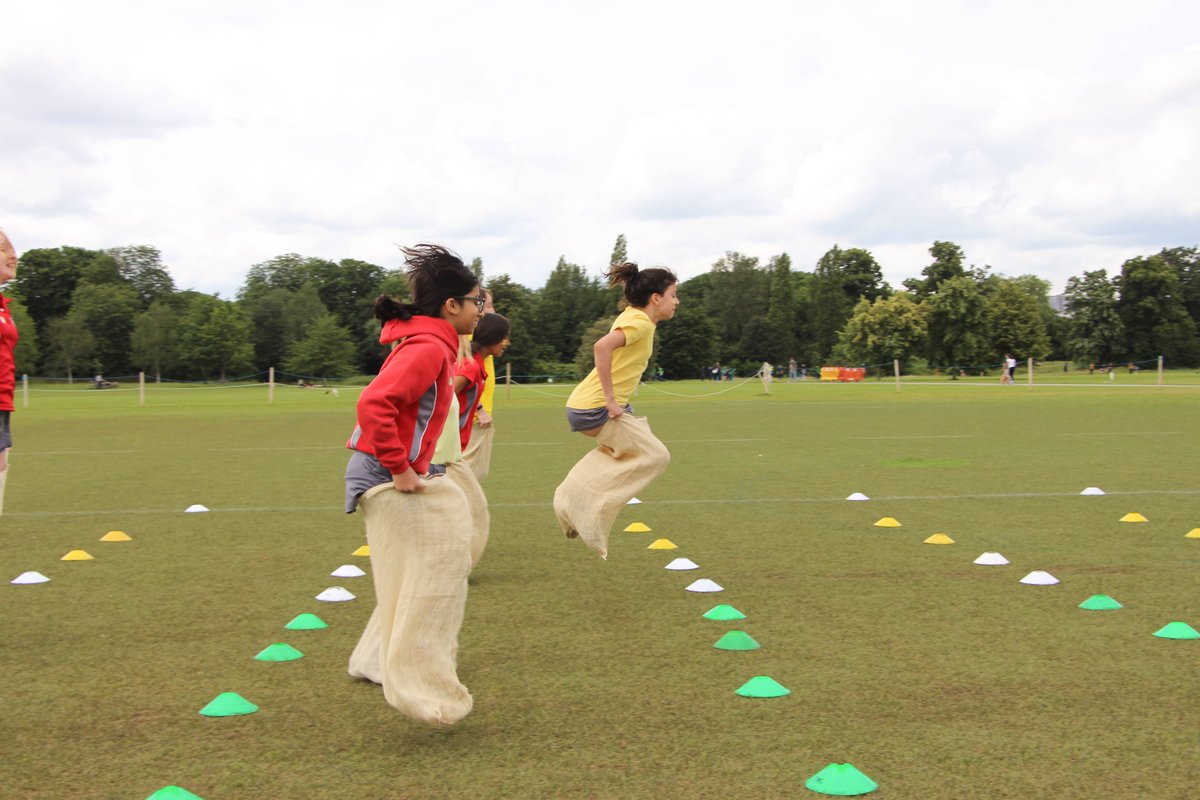 Everyday this week we are enjoying Sports Days taking place at Regent's Park! Jupiter, Mars and Saturn Houses are competing in events including the javelin, shot put and even the sack race and three-legged race!
#FHSSports 🥇🥈🥉