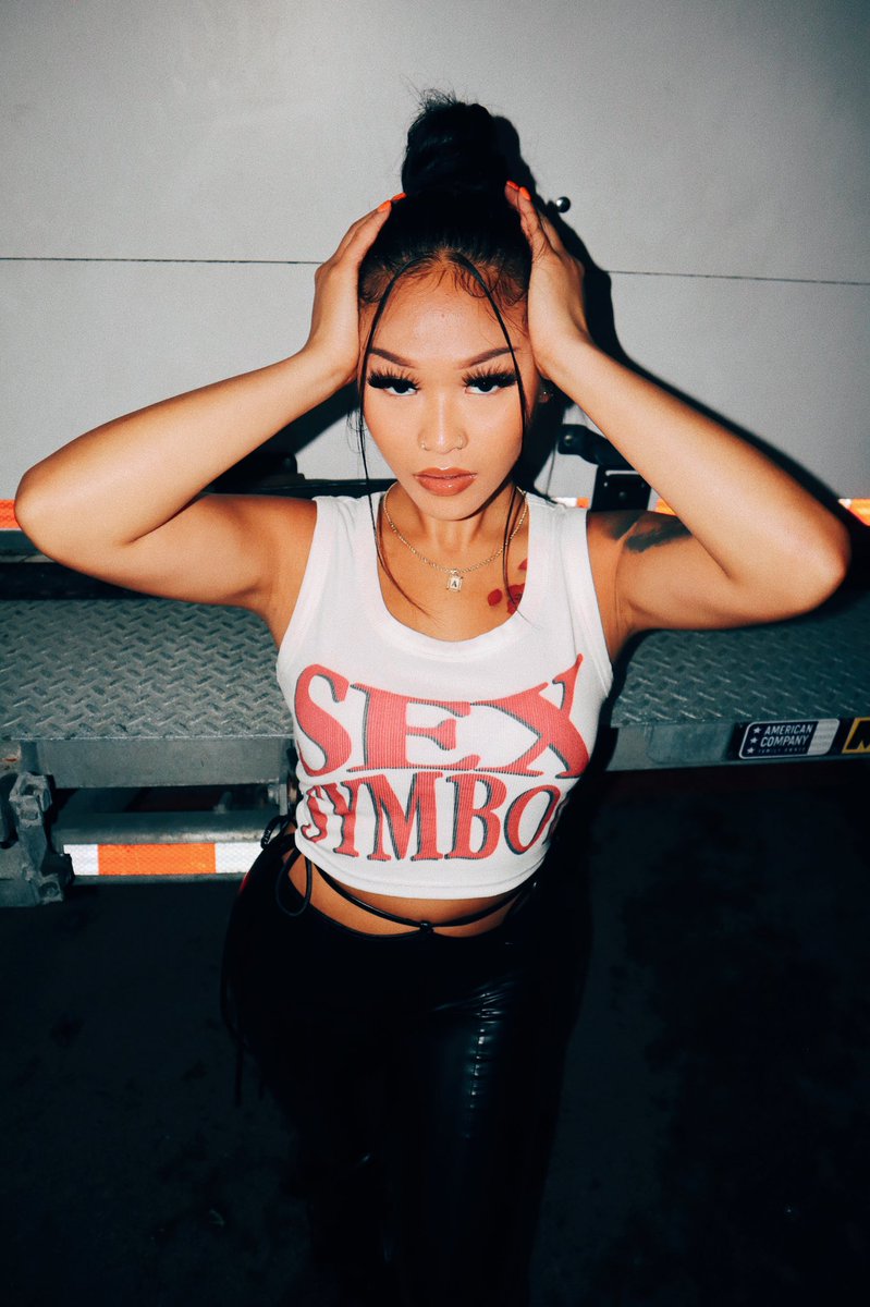 Yo bro buy your girl a tank top theyre pretty cool fr — complimentusa.com