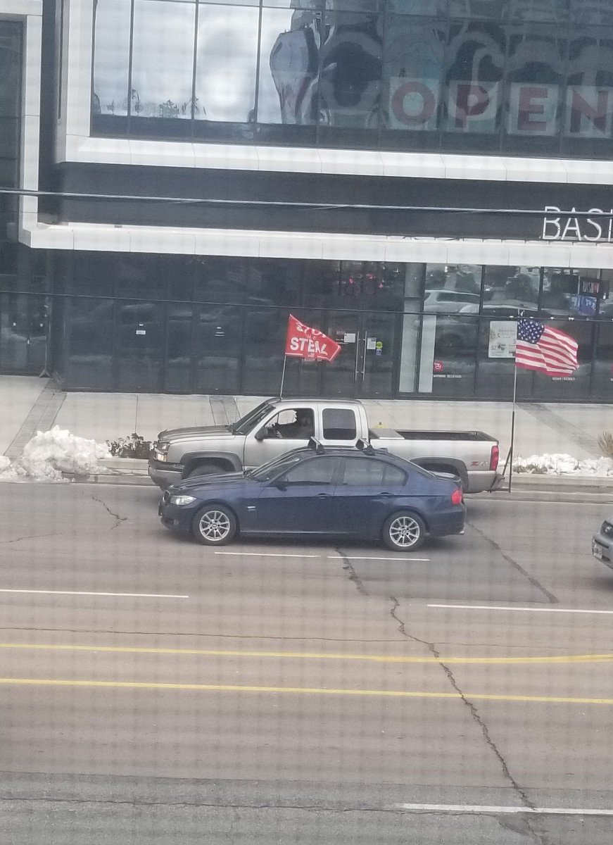 FannishSunny's tweet image. Just  reminder that in the morning of January 6th, before the rally/march/insurrection, Toronto saw parades of cars in support of Trump. This was on Yonge near Sheppard and was part of a group of over 10 vehicles circled the area several times. #NotForgetting