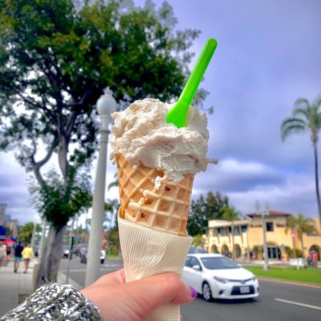 GelatoParadiso's tweet photo. This is what they mean by sunshine on a cloudy day.
#gelatoparadiso #newportbeach #lagunabeach #sandiego #coronado #coronadoisland #austin #austintexas #austintx #atx #ocmoms #fashionisland #ocfoodies #austinsocial #strawberrygelato #chocolategelato #gelatolovers https://t.co/hUOm7Bg6s3