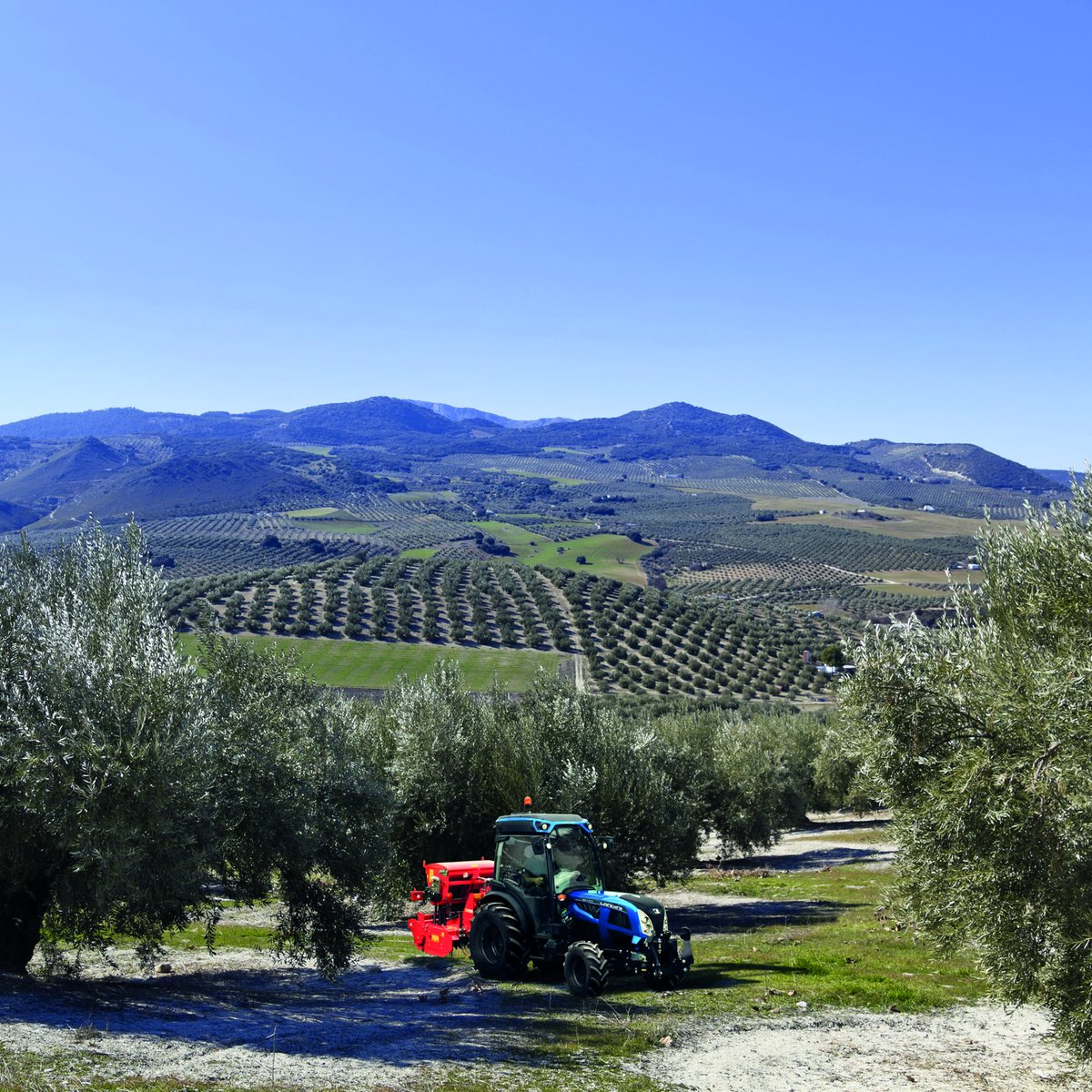 #Landini Rex4 posa per il mese di luglio del calendario 2021!
Scaricalo dal sito o richiedilo al tuo concessionario bit.ly/3wfuvFi