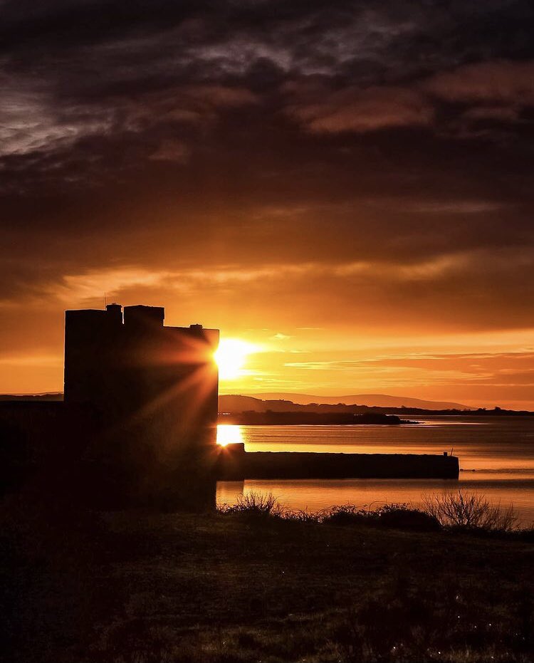 #photooftheday taken by local photographer @latmarlena on Instagram📸 #localphotography #oranmore #castle