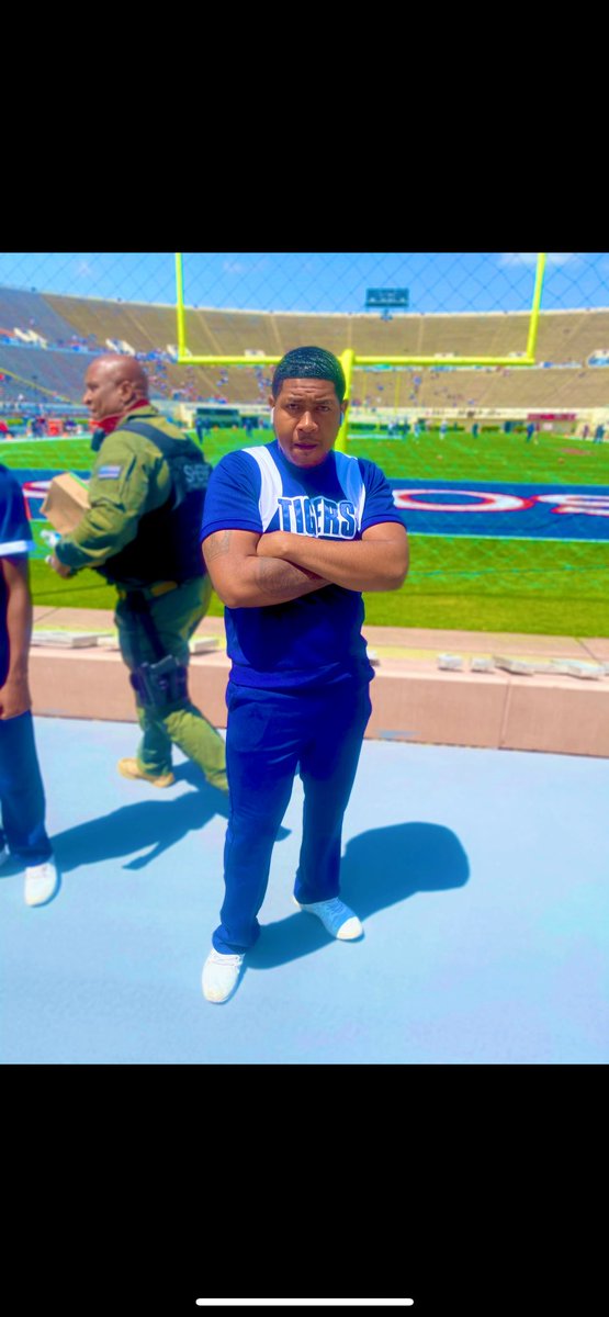 Andrewssj24's tweet photo. #WhosWhoOfJSU 
• J. Andrews (Jay) 
• JSU ‘22 
• Therapeutic Rec Major 
• JSU Cheer 💪🏽
• McComb Ms 📍
Talk to me, I talk back 🦦 https://t.co/iwTBPXO8YU