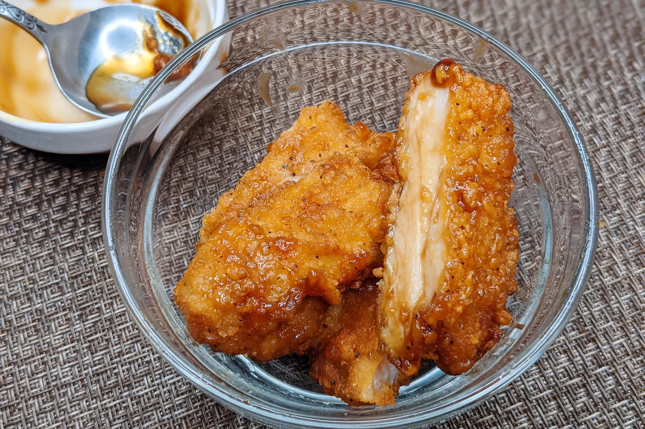 ファミチキは甘酢ダレとも合う？！ファミチキのアレンジレシピ！