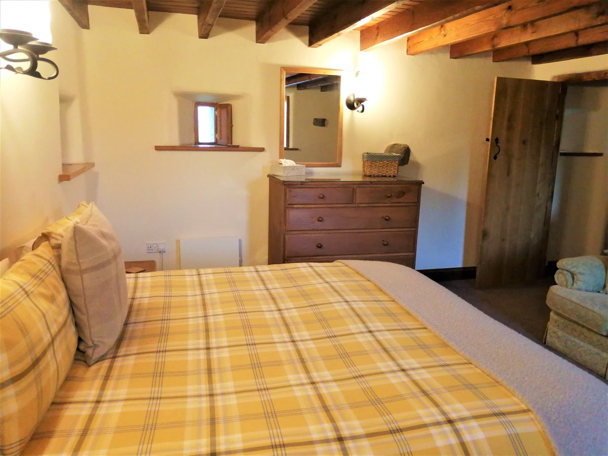 Come and stay in the beautiful Herdwick Barn. 28th August - 4th September 2021 August Bank Holiday #staycation #holiday #farmstay #staffordshire
Last minute offer: 7 Nights in #PeakDistrict £660 independentcottages.co.uk/5272 #LastMinute <a href="/IndepenCottages/">Independent Cottages</a>