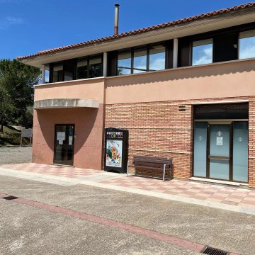 Mancoplana's tweet photo. Ampliem les minideixalleries‼️ 
Nova #minideixalleria📌davant el consultori mèdic de @smbalenya (c. Del Casal)🕘oberta 24 hores els 365 dies de l’any.
Consulta què portar-hi👉https://t.co/Y1ZW07mhnD
#SantMiqueldeBalenyà #aunpasdecasa #reciclaresfacil
@residuscat @XarxaSost https://t.co/zQKuTS1fFj