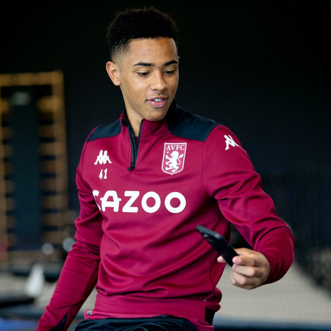 DWS 古着　アストンビラ アストンヴィラ トレーニングシャツ Hummel