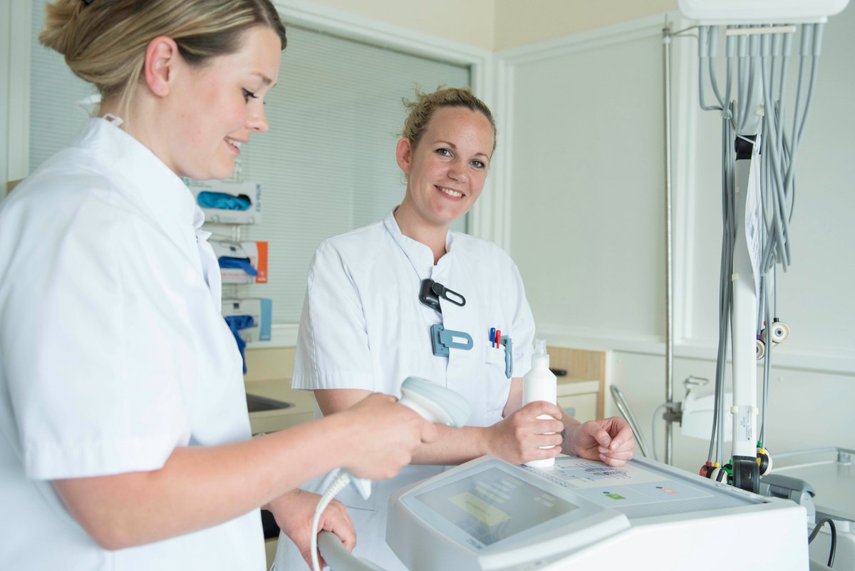 Ben jij (bijna) afgestudeerd als #basisarts en wil je je als #ANIOS verder verdiepen in de #cardiologie? Dan zoeken wij jou! Wij bieden jou een maatwerk traineeship, waarbij je gefaseerd werkzaam bent bij meerdere specialismen. bit.ly/3wlAMiA. #vacature