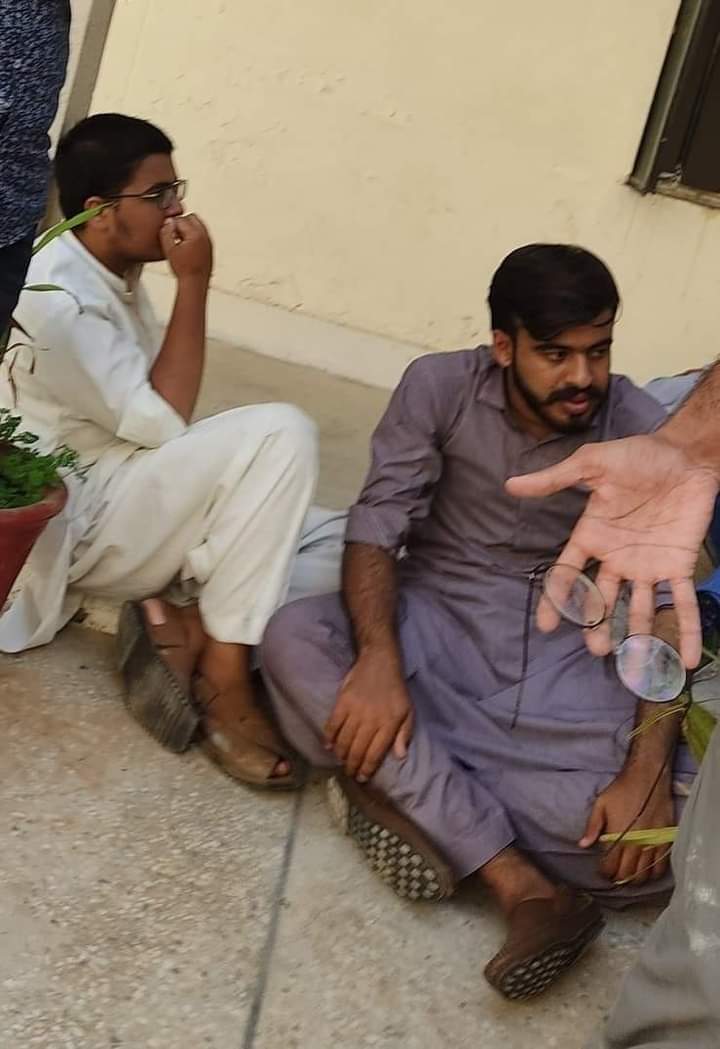 Saqijan512's tweet photo. #Go_Imran_Go
#wewantjustice 
This is our True leader
Muqeet Bhai Arrested 😭
ان شاءاللہ بہت جلد رہائی ہوگی https://t.co/xajAH8pwM0