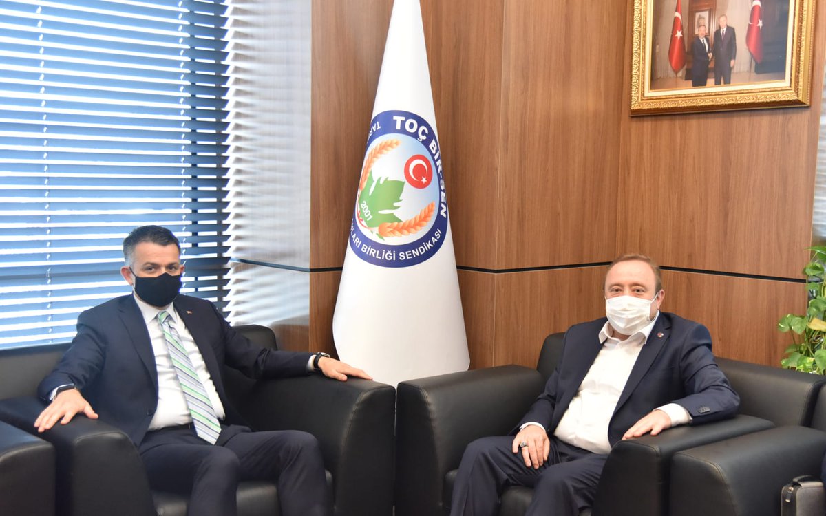 huseyinozturk_1's tweet photo. Tarım ve Orman Bakanımız Sayın Bekir Pakdemirli'yi (@bekirpakdemirli ) Toç Bir-Sen Genel Merkezimizde misafir ettik. https://t.co/8xvLU2MnXv