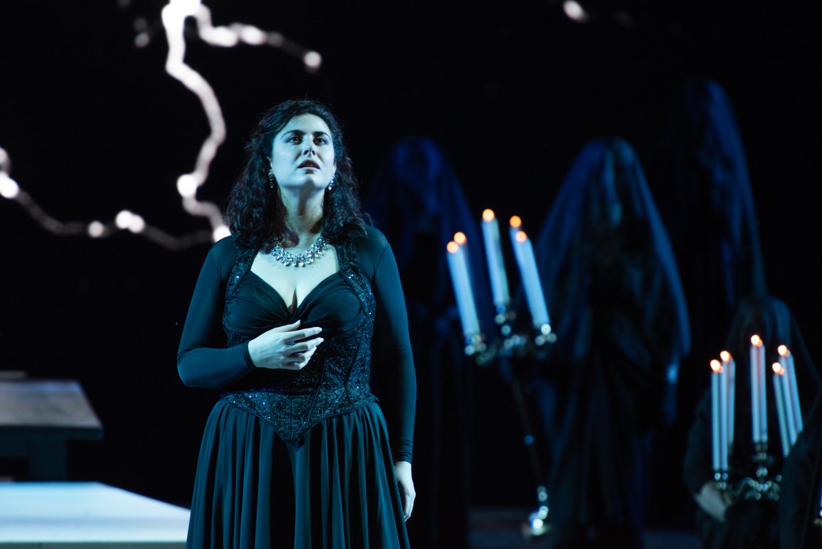 OperaRoma's tweet photo. Questa sera al Circo Massimo ultimo appuntamento con “Il trovatore” di Verdi: sul podio dell’Orchestra del Teatro dell’Opera #DanieleGatti, regia di #LorenzoMariani.
Con #ClémentineMargaine #RobertaMantegna #PieroPretti #GiovanniMeoni #MarcoSpotti
#CircoMassimo2021 #operaroma https://t.co/3eLriP7lOo