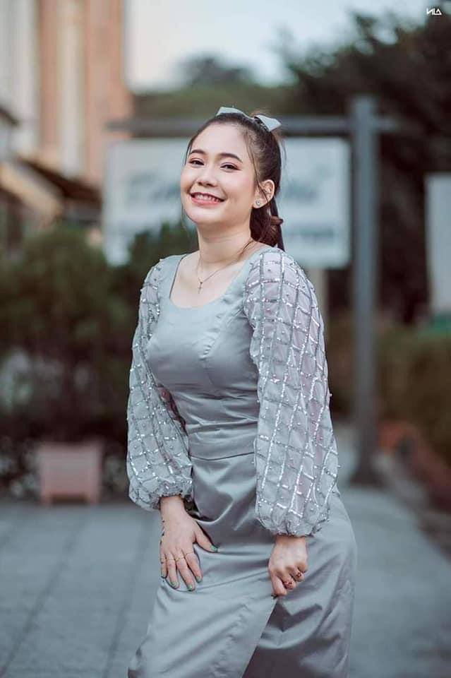 2021Revtweets's tweet photo. Today, singer MeeNo got abducted as per entertainment sources.
#July6Coup
#DreadfulCovidAmidMilitaryCoup
#WhatsHappeningInMyanmar https://t.co/1w6nLM9Got