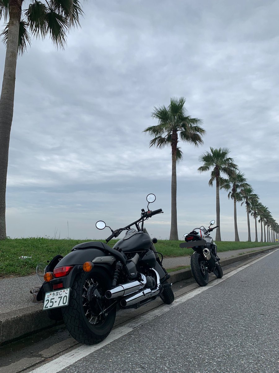 tonmoart's tweet photo. 千葉フォルニアとアジフライ
#千葉フォルニア #アジフライ #ツーリング #shadowphantom #CB250R https://t.co/Yjcqhpcx7q