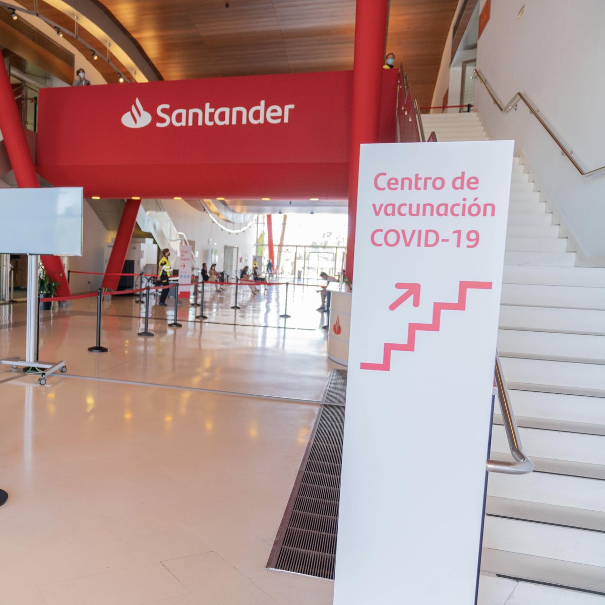 Gracias a todos los equipos y personal sanitario por acelerar la vacunación. Colaborando con empresas como la nuestra- desde ayer, nuestra sede de Boadilla del Monte es un centro de vacunación oficial abierto al público.