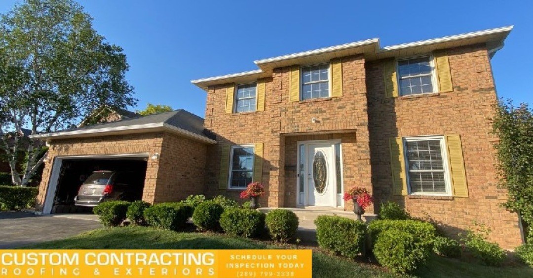 As your home’s first defense against the powers of nature, your roof will take the brunt of heavy rain, strong winds, and hail, which can all cause significant damage. ⠀
⠀
#Roofing #RoofRepair #Homerenos 
#homexteriordesign #Customcontractinginc