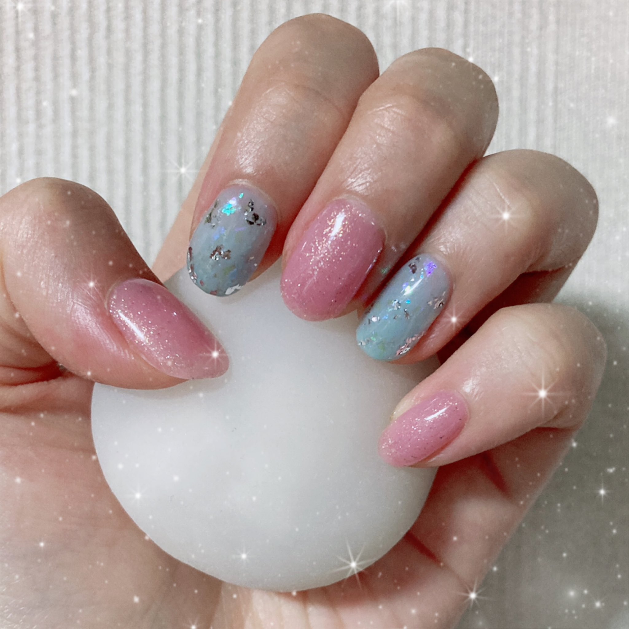 きこ 今月のネイル とっても可愛くてお気に入り やっぱりピンクと水色の組み合わせ大好き ちなみに持ってるのは雪見だいふくのスクイーズ T Co Kmdkkmjdd2 Twitter